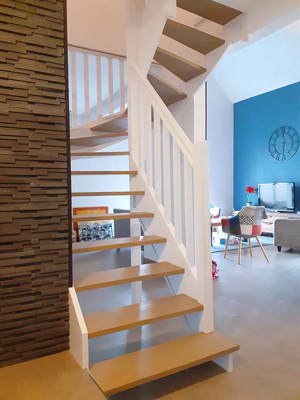 Peinture d'un escalier dans un bâtiment en région nantaise