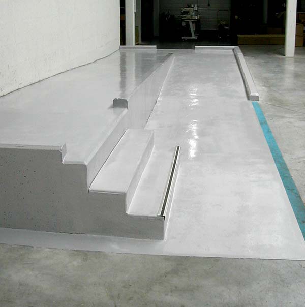 Peinture blanche au sol dans un parking effectué par des artisans nantais